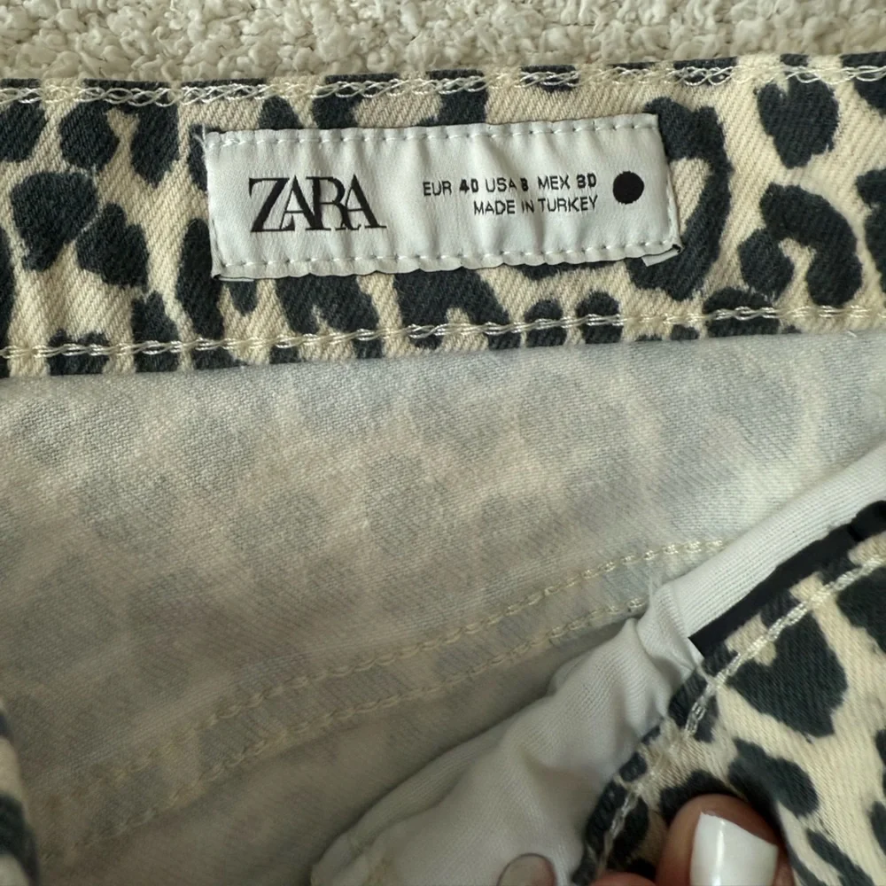NWOT Zara cheetah jeans size 8 - Picture 2 of 2